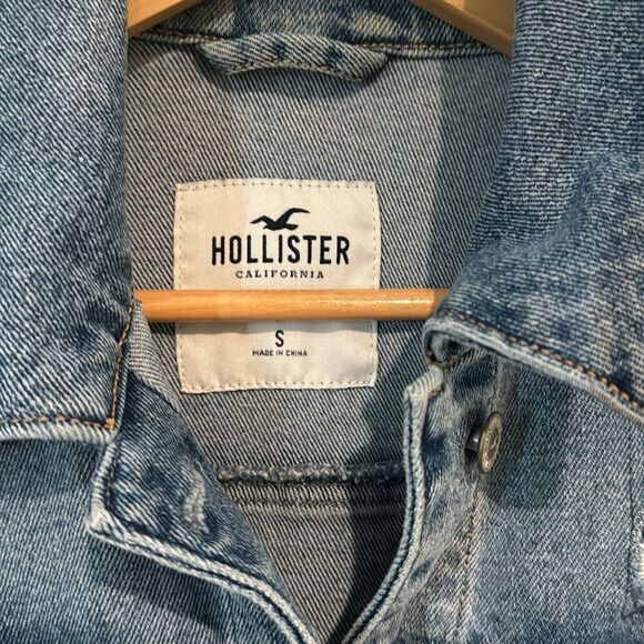 Hollister Jean jacket distressed EUC size Small - Picture 2 of 12